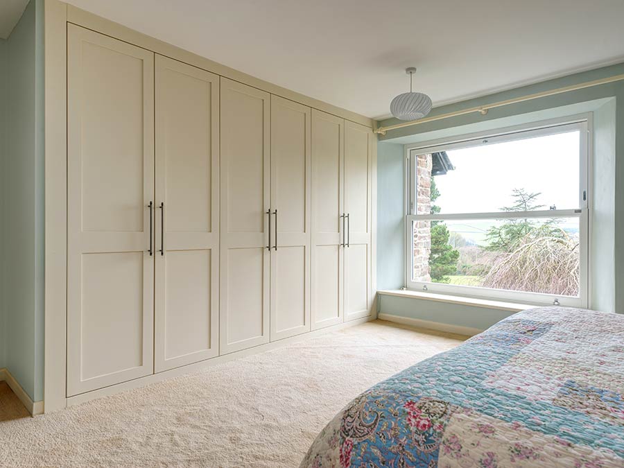 wardrobecream Bespoak Joinery